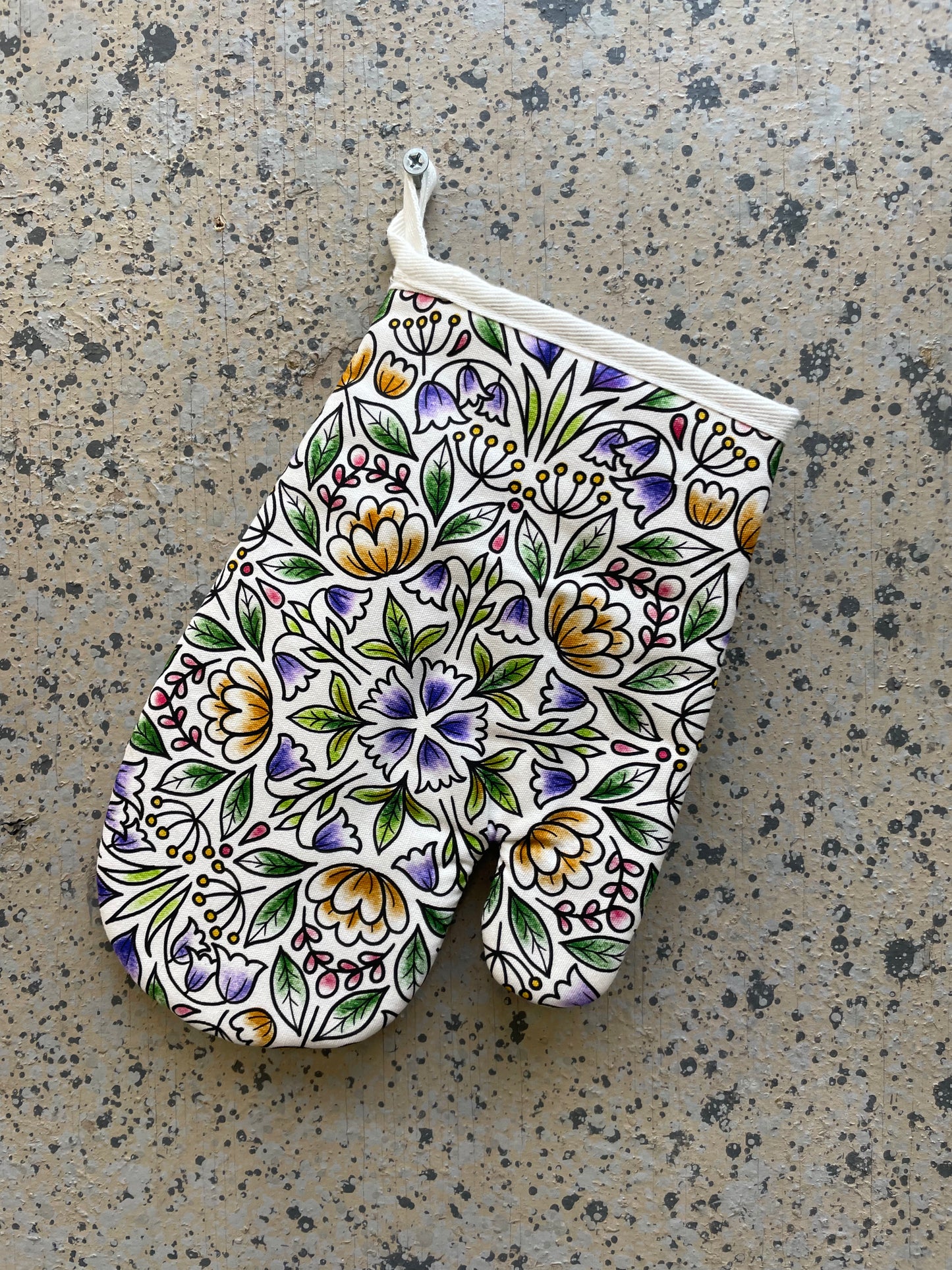 Bold Floral Oven Glove